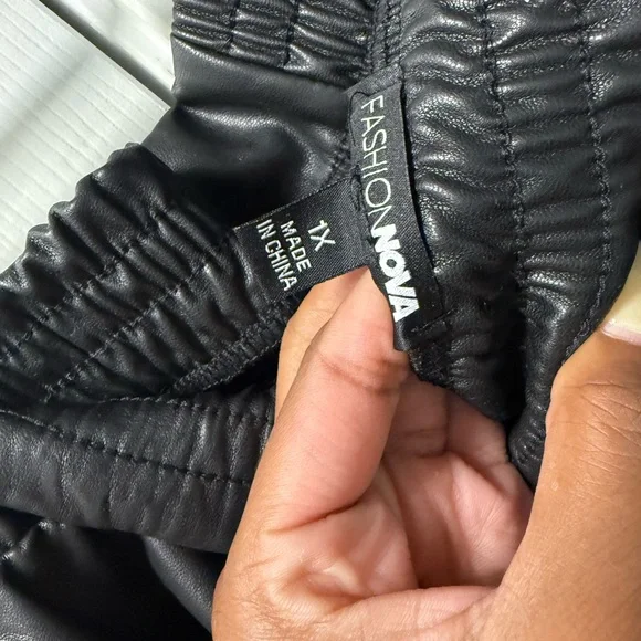 Black Faux Leather Jogger Pants — Fashion Nova — Size 1X - Picture 5 of 5